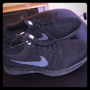 Black nike shoes